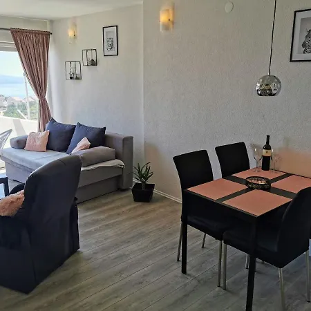 Holiday home Astra - Where Mountain Meets The Sea *