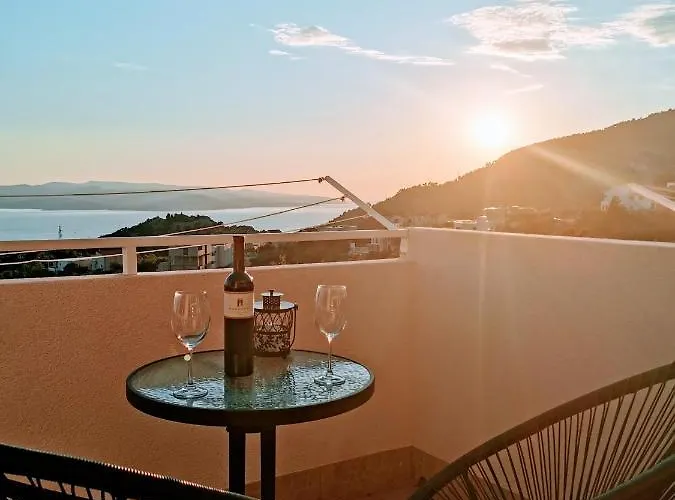 Astra - Where Mountain Meets The Sea Vakantiehuis *