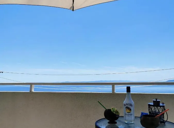 Vakantiehuis Astra - Where Mountain Meets The Sea