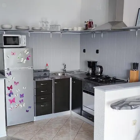 Semesterbostad Astra - Where Mountain Meets The Sea Makarska