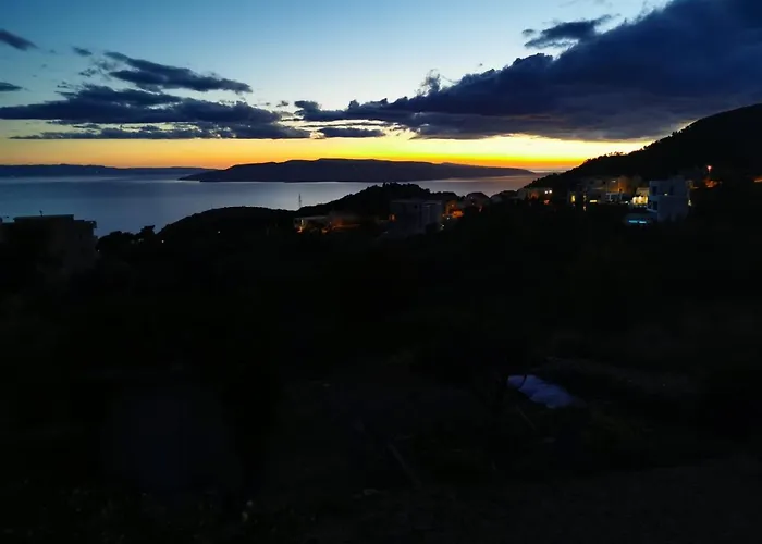 Tatil Evi Astra - Where Mountain Meets The Sea Makarska