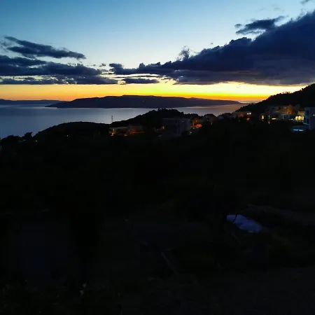 Tatil Evi Astra - Where Mountain Meets The Sea Makarska